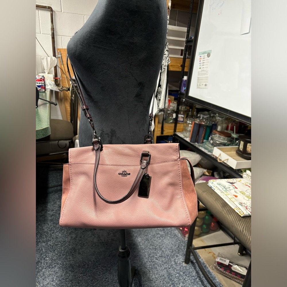 Coach purse. Leather. Pink